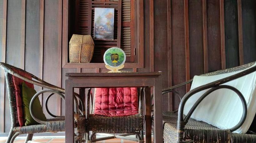 جناح ديلوكس, Ancient Luang Prabang