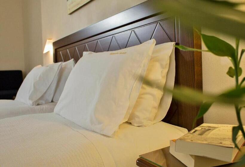 סטודיו סטנדרט עם נוף צדדי לים, Aphrodite Beach