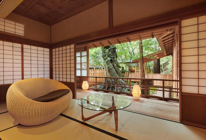 سوئیت پرزیدنت, Araya Totoan