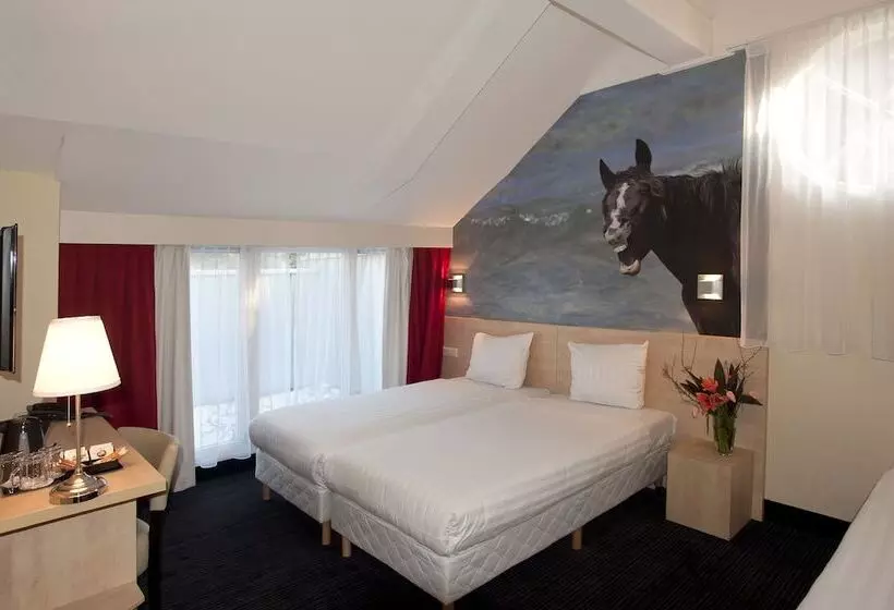 اتاق استاندارد سه نفره, Iron Horse Amsterdam