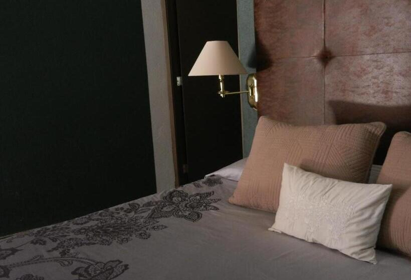 Полулюкс, La Casa Del Atrio