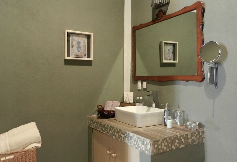 Полулюкс, La Casa Del Atrio