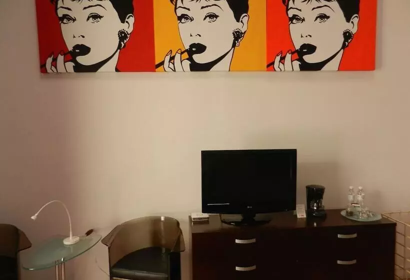 اتاق لوکس, La Casa Del Atrio