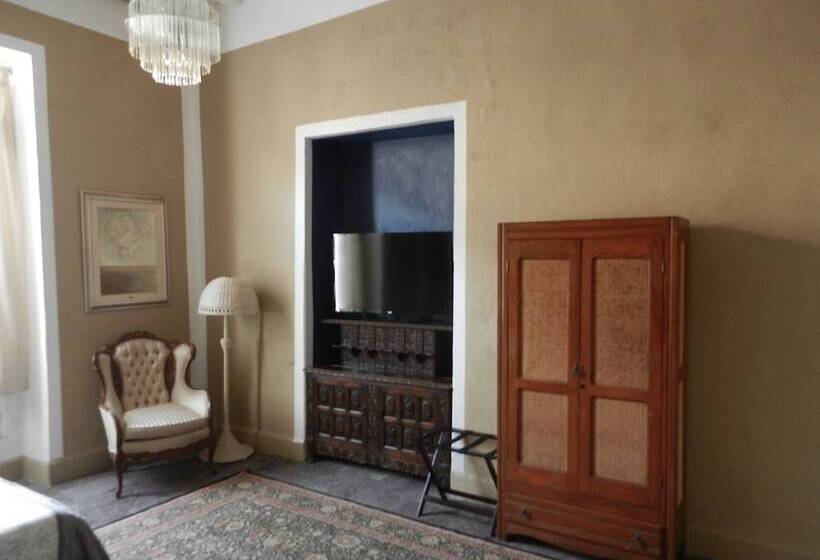 Полулюкс, La Casa Del Atrio