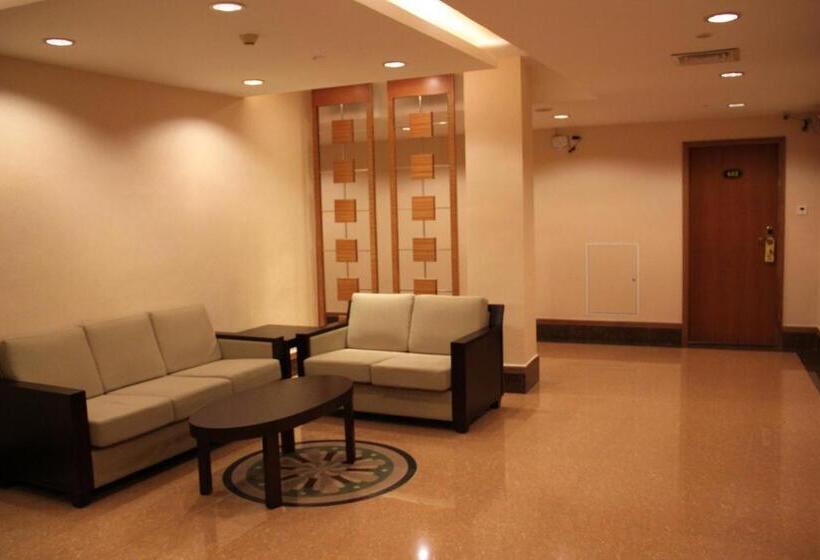 Deluxe room with river view, Xin Hua Hotel Guangzhou