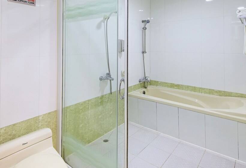 Номер Deluxe, Xin Hua Hotel Guangzhou