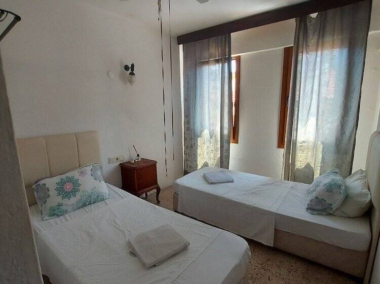 غرفة كومفورت, Anzac Golden Bed