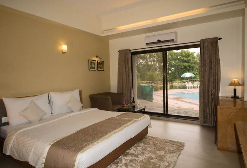 Quarto deluxe, Vits Kamats Resort, Silvassa