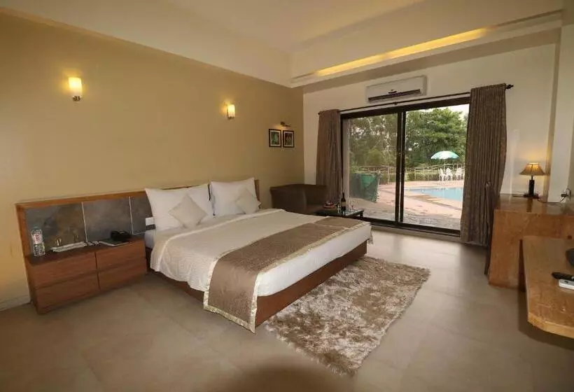 デラックスルーム, Vits Kamats Resort, Silvassa
