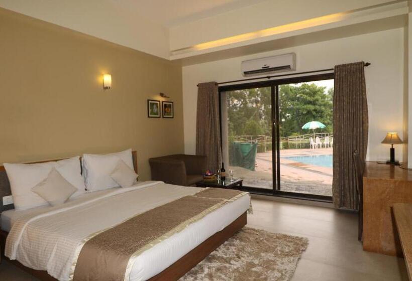 Quarto deluxe, Vits Kamats Resort, Silvassa