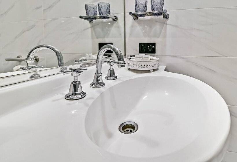 إستوديو قياسى, Alzburg Resort