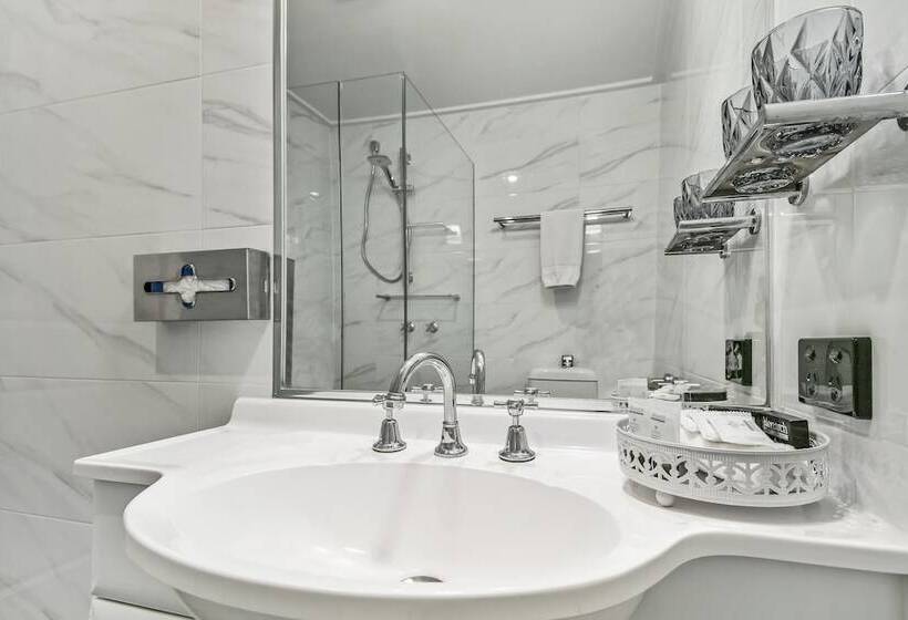 إستوديو قياسى, Alzburg Resort