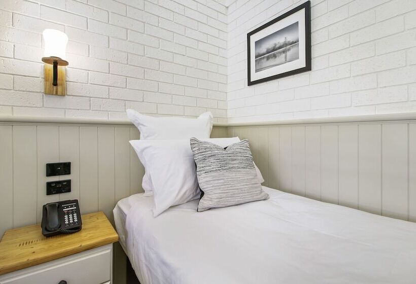 إستوديو قياسى, Alzburg Resort