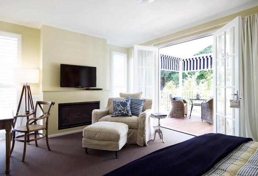 스위트 킹사이즈 침대, Bells At Killcare Boutique Hotel, Restaurant & Spa