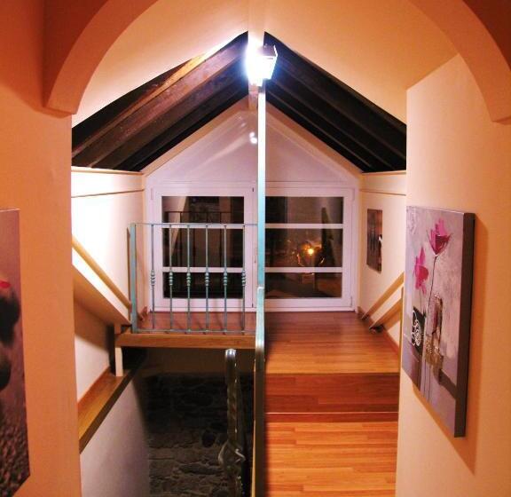 阁楼房, Casa De Caldelas