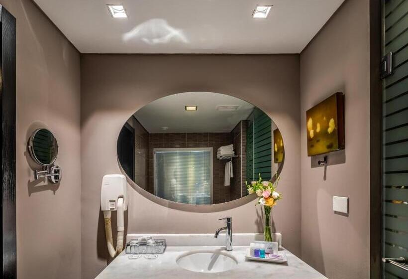 חדר דלוקס עם מרפסת נוף לים, Daniel Herzliya