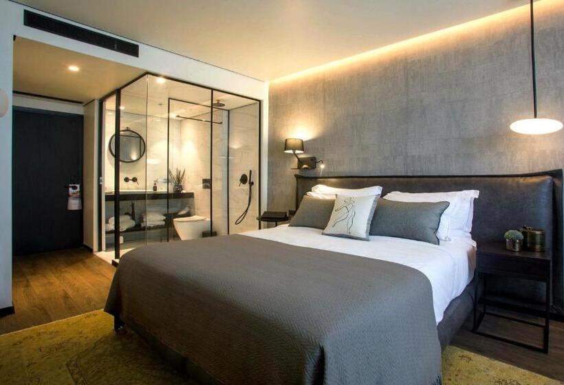 חדר סופריור, Daniel Herzliya