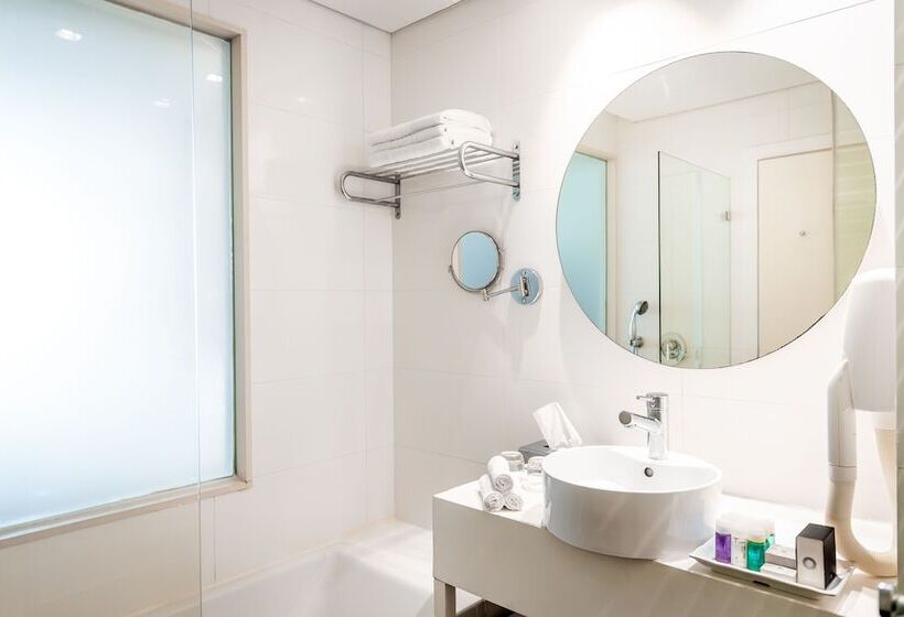 חדר דלוקס נוף לים, Daniel Herzliya