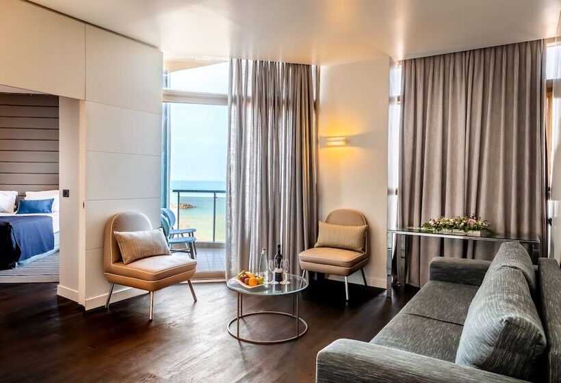 סוויטת אקזקיוטיב נוף לים, Daniel Herzliya