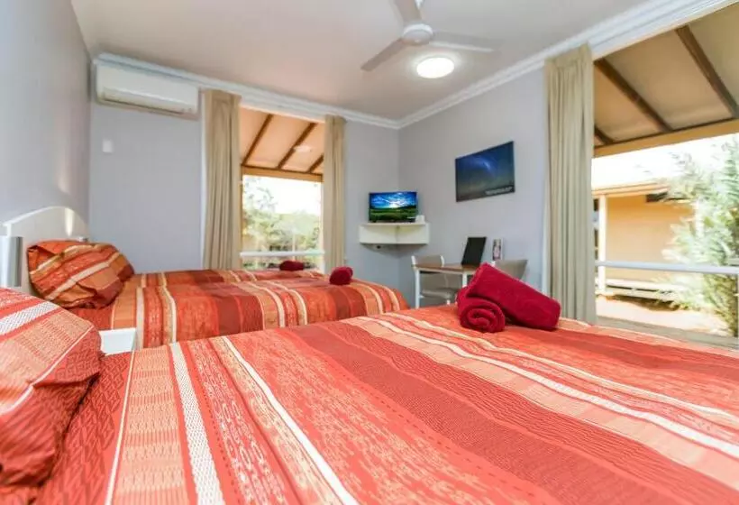 Executive Neljän Hengen Huone, Erldunda Desert Oaks Resort