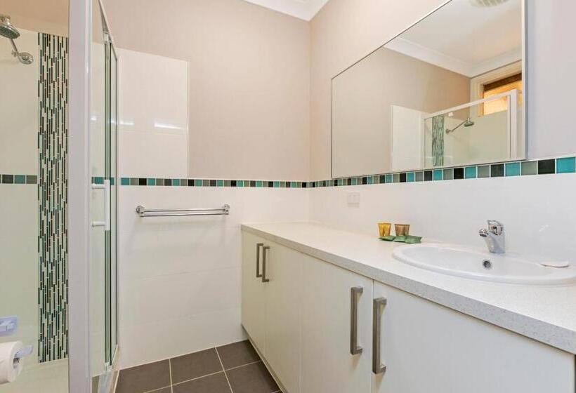 جناح إدارى, Erldunda Desert Oaks Resort