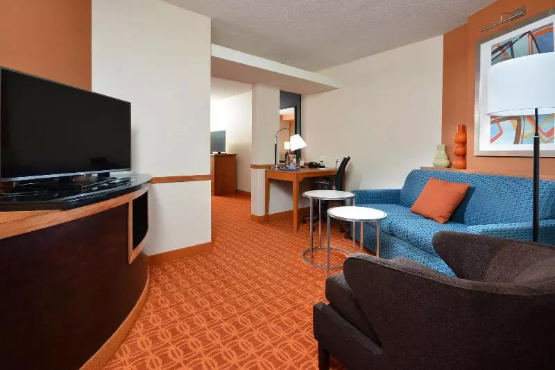 キングサイドベッドのスタンダードワンルーム, Fairfield Inn & Suites Wytheville