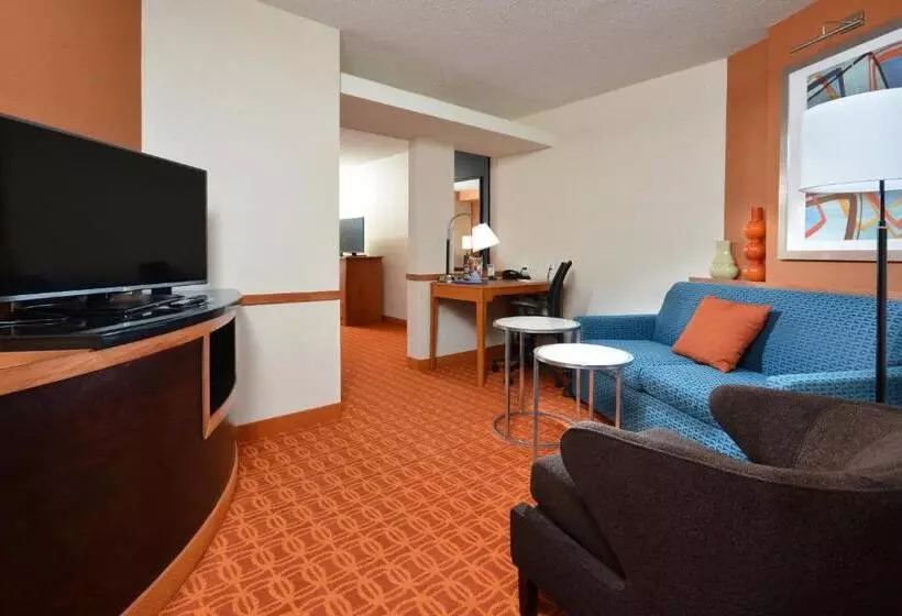 キングサイドベッドのスタンダードワンルーム, Fairfield Inn & Suites Wytheville
