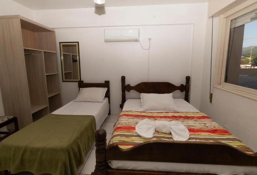 חדר סטנדרט לשלושה, Igrejinha