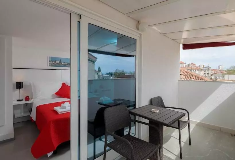 スタンダードシティビュールーム, Plr Accommodation