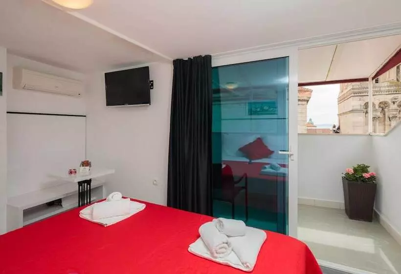 スタンダードシティビュールーム, Plr Accommodation