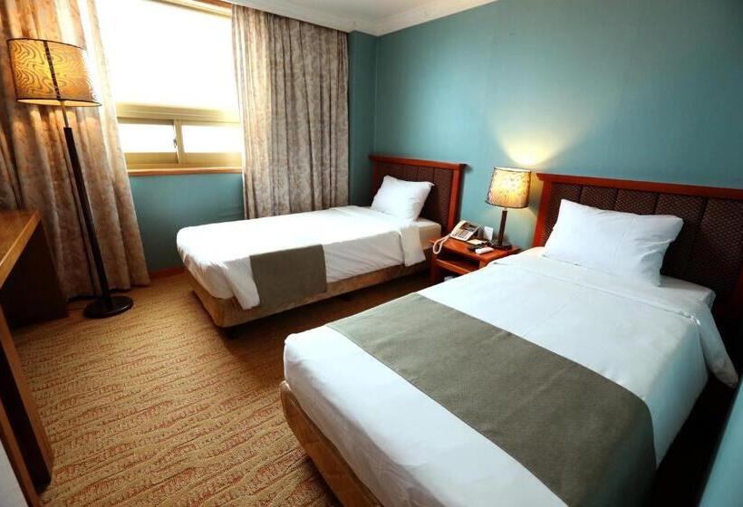 标准间, Prime Tourist