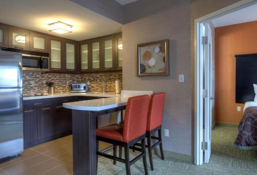 سوئیت با تخت بزرگ, Staybridge Suites Hamilton   Downtown, An Ihg
