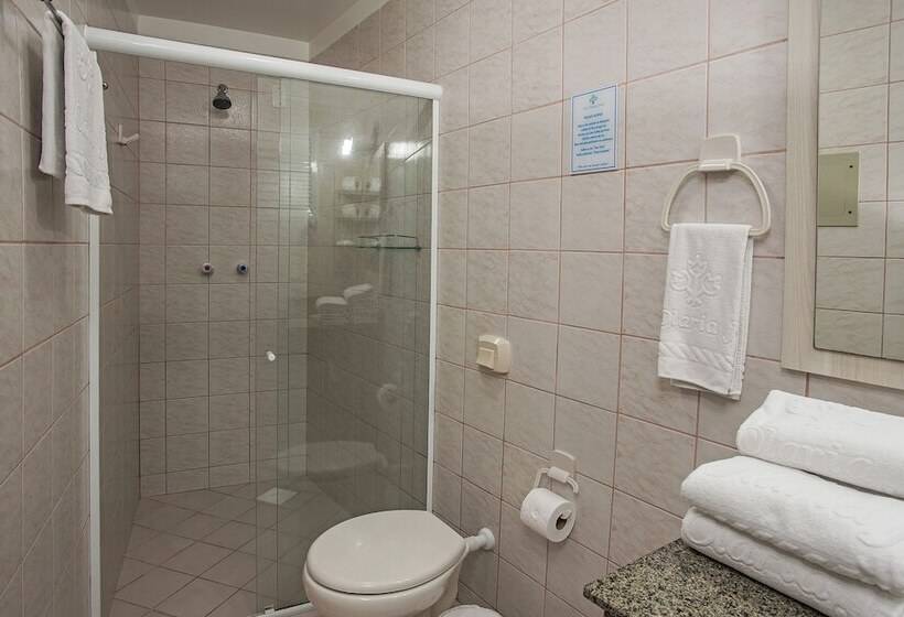 חדר משפחתי, Vila Olaria