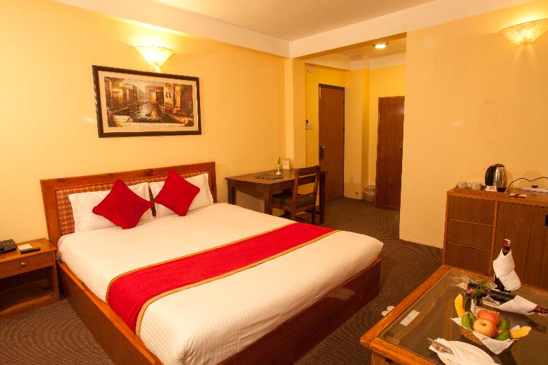 Deluxe Room, Royal Astoria Hotel