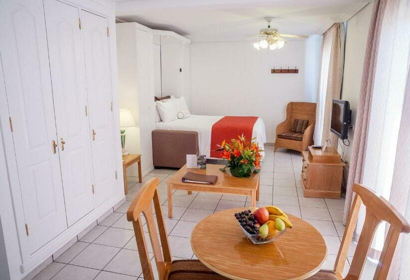 Студия Стандарт, Sunset Bay Club