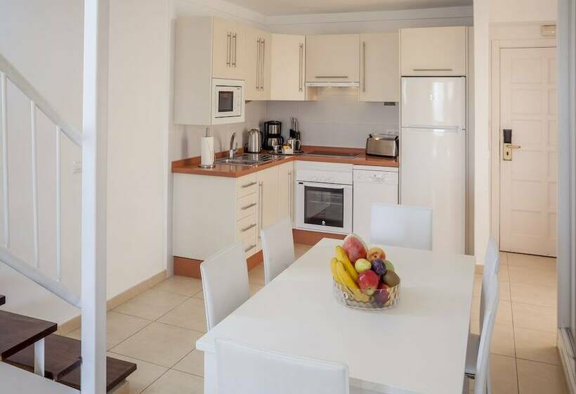 Семейные Апартаменты 3 Спальни, Sunset Bay Club