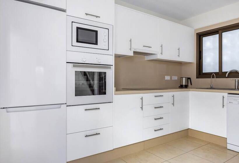 Семейные Апартаменты 3 Спальни, Sunset Bay Club