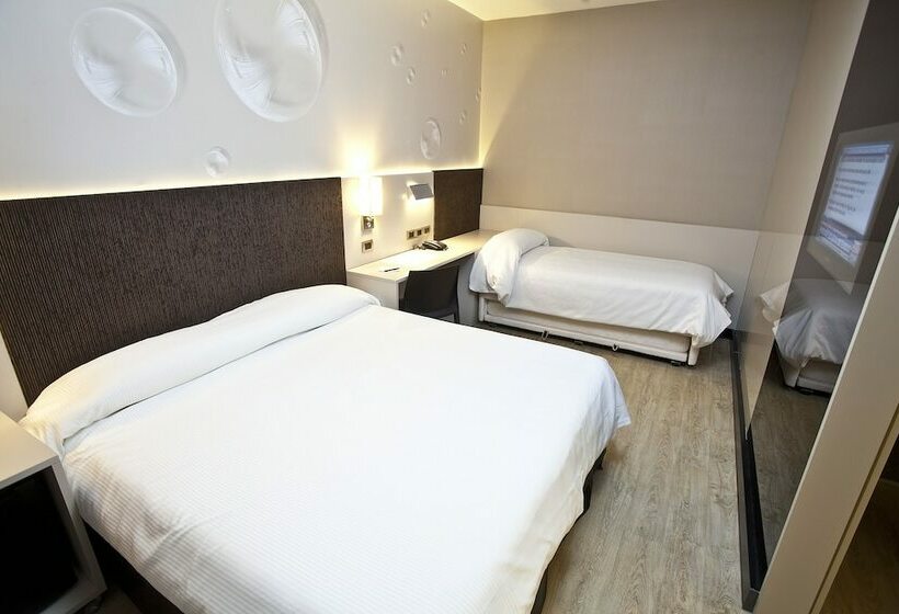 اتاق استاندارد سه نفره, Two Hotel Buenos Aires