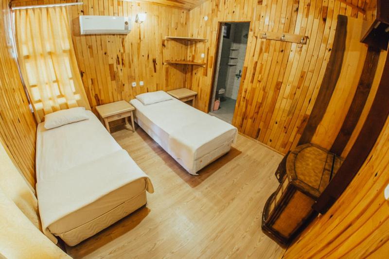 بانگلوی استاندارد, Kadir S Top Tree Houses