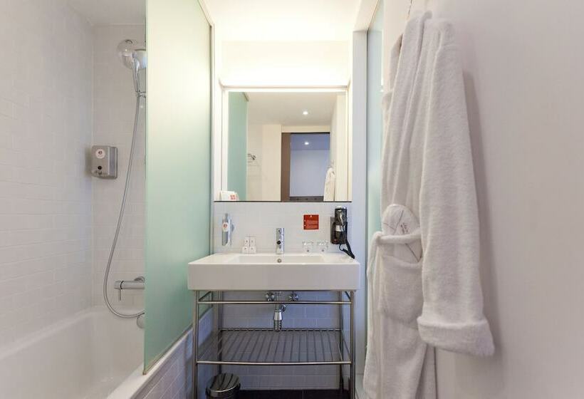 スタンダードルーム, Azimut Hotel Tulskaya Moscow