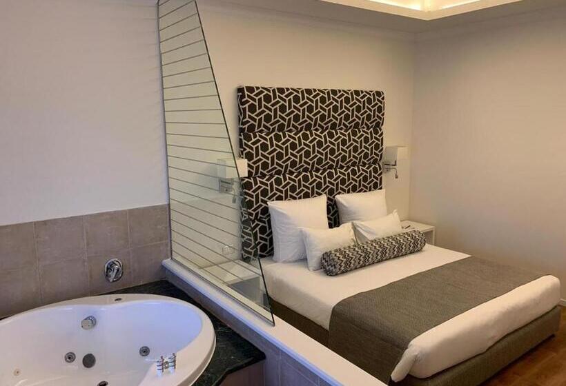 Номер Стандарт с Гидромассажем, C Hotel Neve Ilan