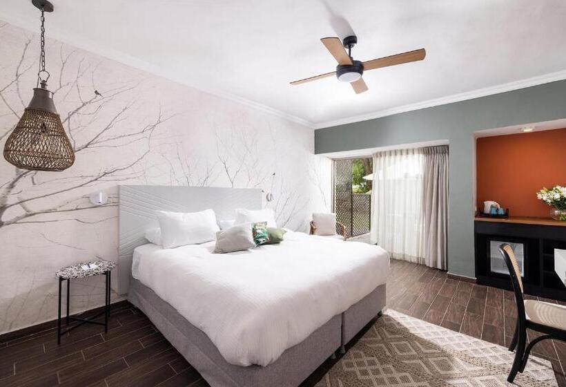 Номер Стандарт Трехместный, C Hotel Neve Ilan