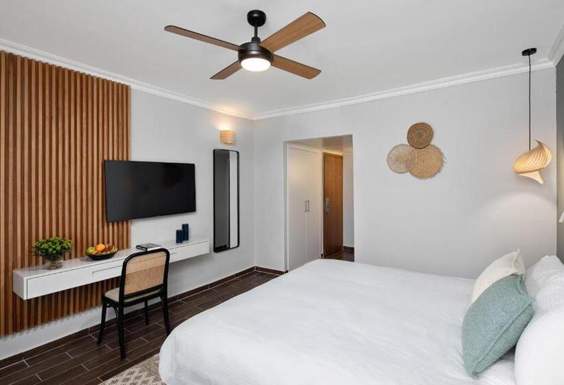 Номер Deluxe, C Hotel Neve Ilan