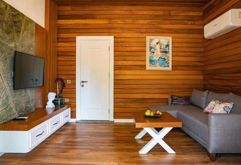 سوییت لوکس, Cirali Hera