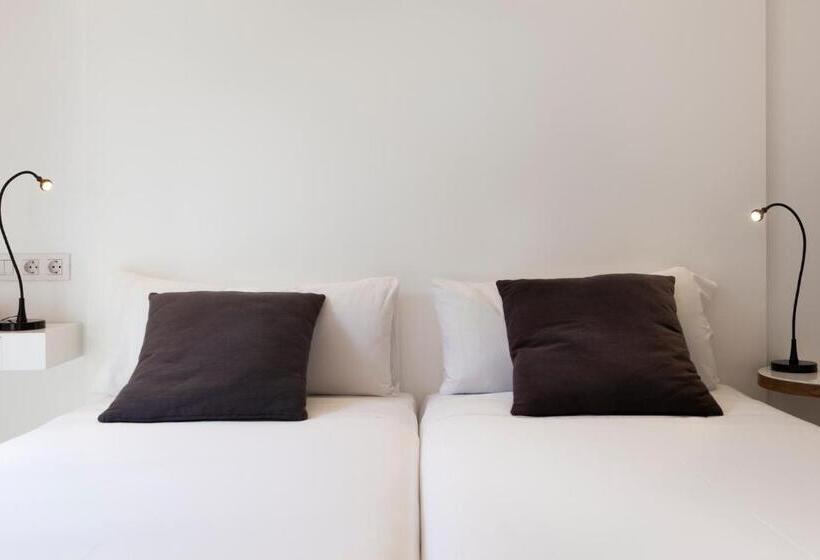 Habitación Triple Estándar, Artrip