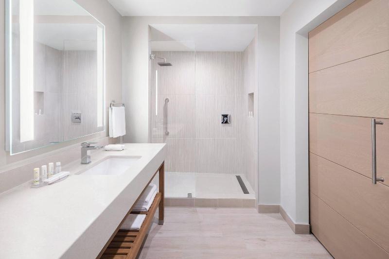 اتاق اجرایی, Courtyard By Marriott Port Of Spain