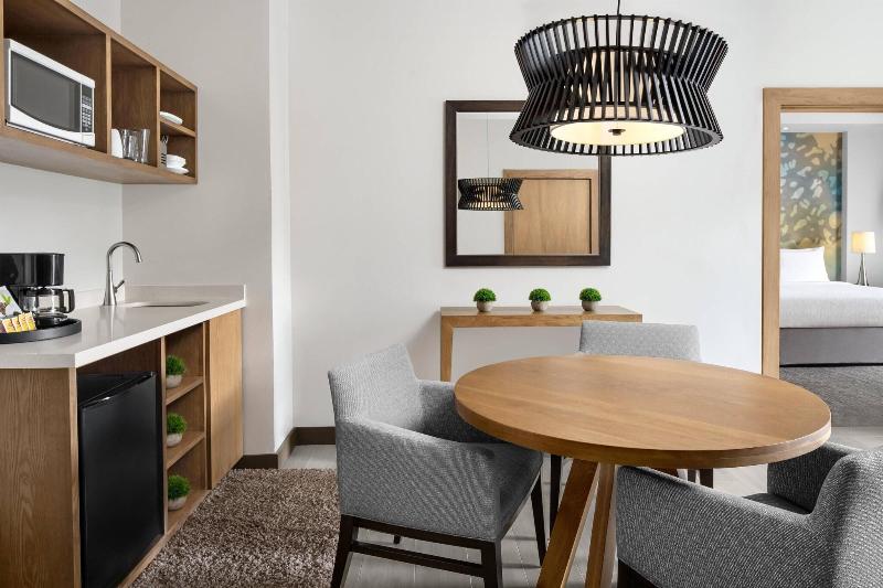 سوئیت با تخت بزرگ, Courtyard By Marriott Port Of Spain