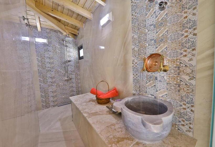 ویلای یک اتاق خوابه با استخر شنا, Flower Hotel Patara