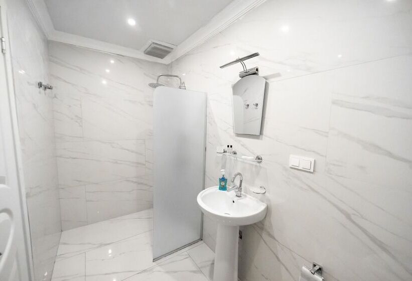 اتاق استاندارد سه نفره, Flower Hotel Patara