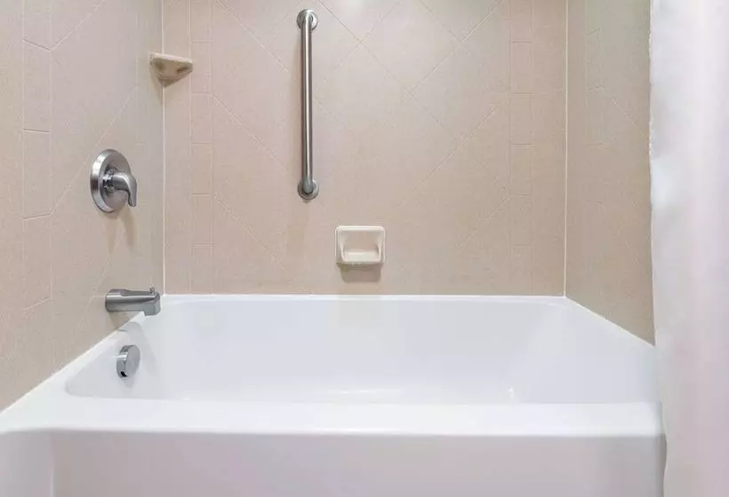 ダブルベッドスタンダードルーム, Hampton Inn Springfield South Enfield